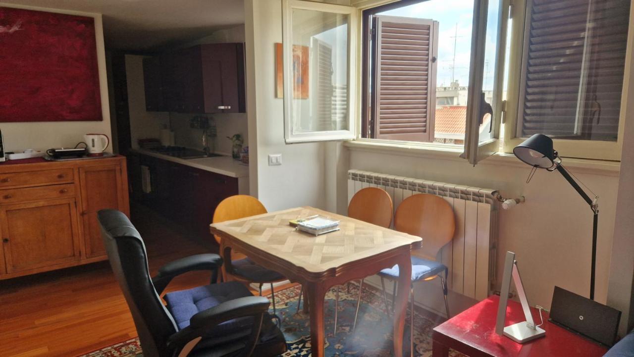 Casa Di Libri - Delizioso Appartamento A 10 Min Da Trastevere 로마 외부 사진